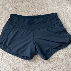 LULULEMON SPEED UP SHORT 2.5”
